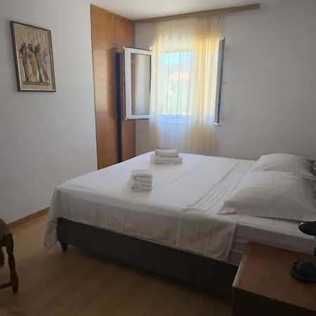 Tri Palme * Vinišće