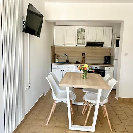 Tri Palme Apartmán Vinišće