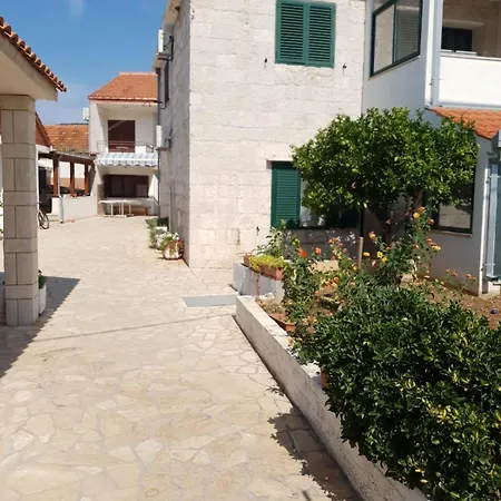 Tri Palme Vinišće